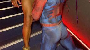 pretos se pegando em uma orgia de carnaval no cinema com filme quente