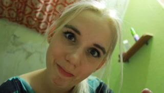 humiliates me like his bitch, I want to cum on her