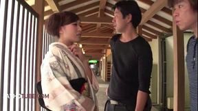 Outdoor Japanese blowjob by Aoi Mizuno with a hot MILF finish in public street scene
