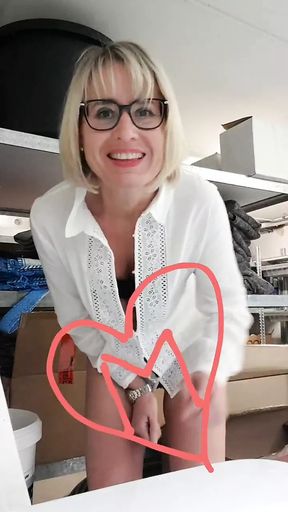 Julie&#039;s public orgasm at warehouse