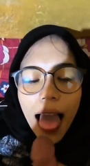Hijab kaca mata lagi mesum