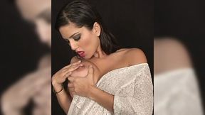 Steamy solo show of mesmerizing busty and hot beauty called Sunny Leone