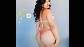 Novinha linda rebolando