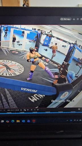 Girls who fight each other = friendship like no other 🥰