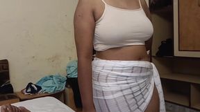 Indian Hot Bhabhi Ne Chut Mein Fingering Kar Pani Nikala (hindi Audio)
