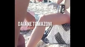 Me exibindo na praia de nudismo pra ganhar uma bebida gr&aacute_tis.