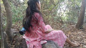 Hot Bhabhi Ji Caught By Father-in-Law While Mugling In The Jungle Indian Desi Outdoor Sex Video