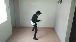 Venezolano madurito Movi&eacute_ndose al ritmo de los Idol sabrozos