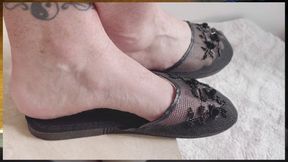 Deep Toe Wiggling in my Mesh Sandals