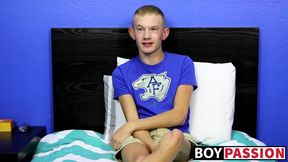 Trey puts on a solo masturbation show where he jerks it off