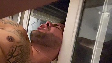 Tomou galha da namorada, e veio afogar as magoas sentando no meu pau