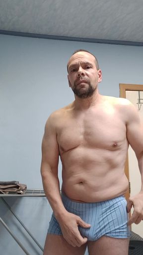 I show off my body and my cock