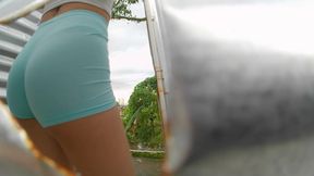Catching pussies in beach cabin hole