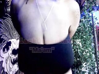 Stare At My bazookas/nipps close up