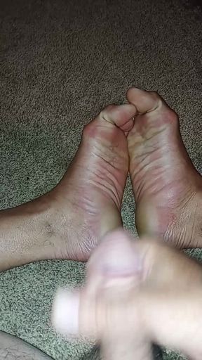 Trying to cum on my feet