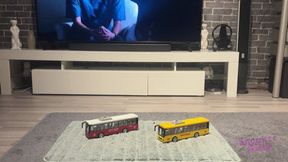 Sneaker-Girl Ella - Toy Bus Crush