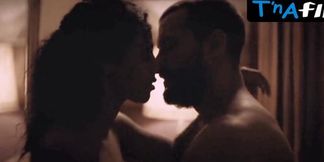 Shalom Brune-Franklin's Breast Action in The Tourist&#x6DEB;&#x517D;