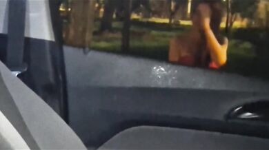 Risky masturbation with a hot girl in the street!