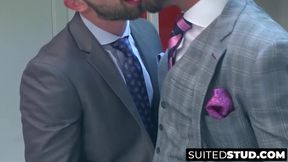 Mike De Marko seduces and breeds Sunny Colucci roughly