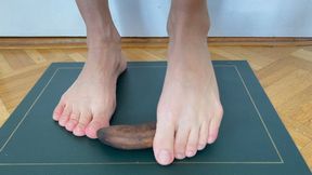 Foot Fetish Crushing Bananas