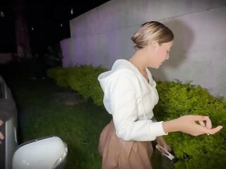 Gal Gets Lost From Home and a Stranger Rescues Her in Swap for Oral job Sex