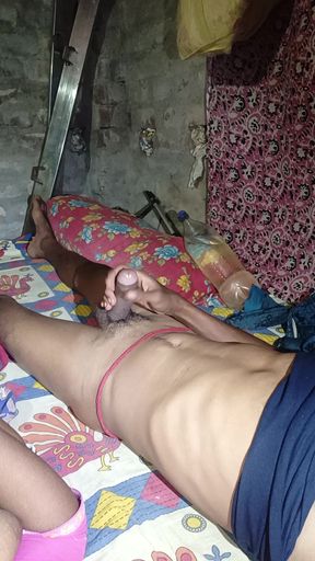 Indian Hot Man Pani Girne Wala