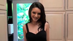 GF R.: Kacey Quinn really enjoys loud sex