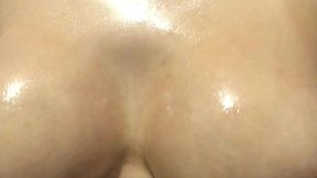 video tres tres attendu ! huile + full topless = combo parfait longuuuue ...