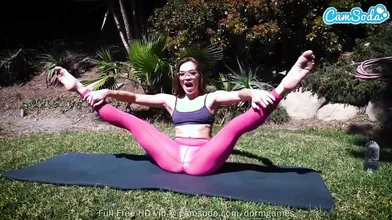 Super Horny Katie Kush Masturbates while Doing Yoga