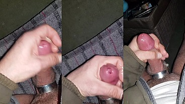 Bi-sexueller m4rkus77 wichst und melkt seine Spermaladung auf der Terrasse am Parkrand ab