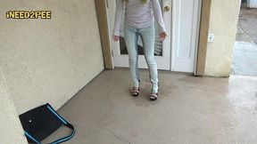 asian girl pees her skintight jeans omoraashi