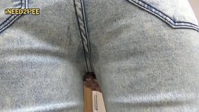 asian girl pees her skintight jeans omoraashi