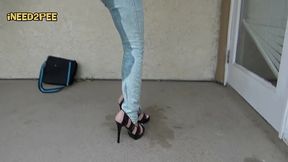 asian girl pees her skintight jeans omoraashi