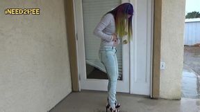asian girl pees her skintight jeans omoraashi