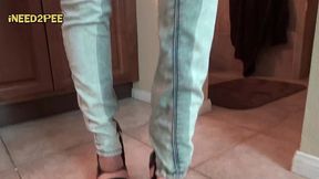 asian girl pees her skintight jeans omoraashi