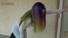 asian girl pees her skintight jeans omoraashi