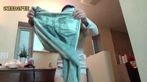 asian girl pees her skintight jeans omoraashi
