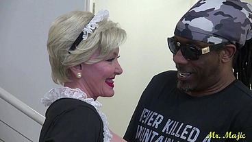 Maid DD White Gives Majic Full Service Treatment Plus Anal