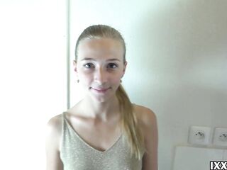 I assist pee my stepdaddy and took him by the penis