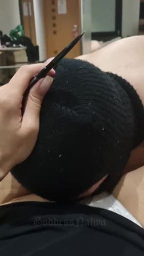 Comiéndome el coño a punta de navaja. Una de mis mayores fantasías.