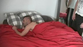 salope style minet se fait doser par un mec masque car hetero avec une grsose...