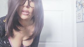la puttanella schiava ti accontenta in tutto e ti parla sporco-italian slut slave