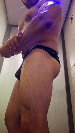 Victory Shower - POV with Gouine Wrestlin