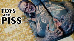 ”ASS FUCKING gapes & PISS on books & TOYS - PEE, ASS FUCKING, ASS TO MOUTH, Toys (goth, punk, alt porn)”