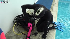 Distracted Underwater: Toys Locked in During Dive