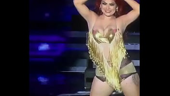 La Polla Assilem muestra las tetas en Dale Like &Aacute_ mi Baile