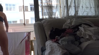 اومد دنبالمون، سریع کار خونه رو تموم کردم، گفتم دارم تمیز می کنم hot irani wife milf Tehran
