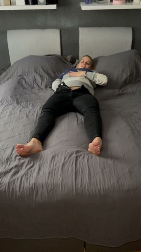 Horny masturbating on the bed, Clyde catches me doing it. Trembling twitching moaning intensely orgasm I come satisfyer   Clip 1