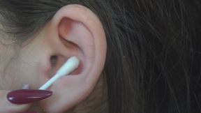 my latina stepsister plays with her ears plays with a brush then squeezes her ears with her hand and bends them