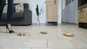 In the kitchen in slippery flip flops WMV(1280x720)FHD